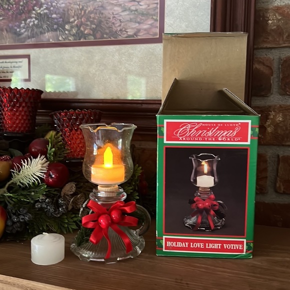 VINTAGE HOUSE OF LLOYD
CHRISTMAS AROUND THE WORLDHOLIDAY LOVE LIGHT
VOTIVE - Picture 5 of 5